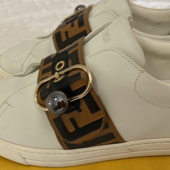 Preowned FENDI sneakers - Picture 9 of 9